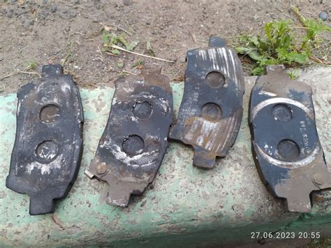 Замена колодок перед на Akebono AN 634 WK — Toyota Corolla (120), 1,8 л ...