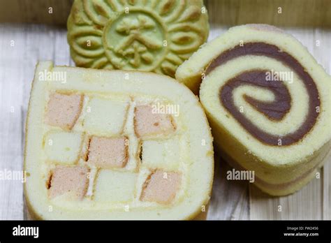 A Variety Of Traditional Chinese Pastry Dim Sum Stock Photo Alamy