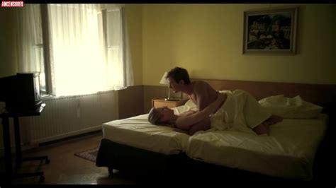 Naked Elisabeth Umlauft In Walking On The Beach