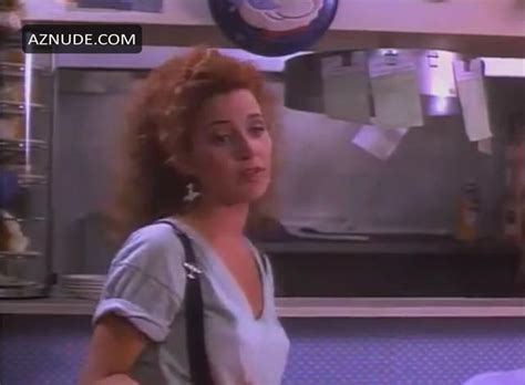 ANNIE POTTS Nude AZNude