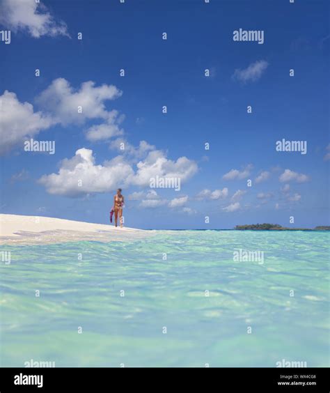 Modelo De Bikini Fotos Und Bildmaterial In Hoher Aufl Sung Alamy