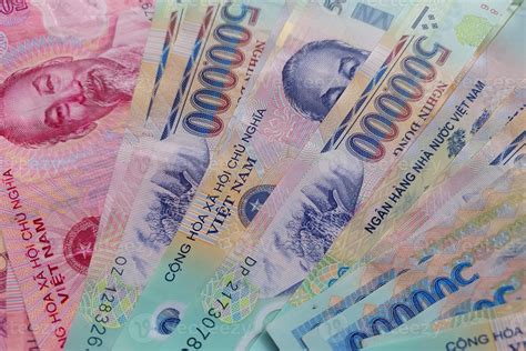 primer plano de billetes de dong vietnamita. fondo de dinero moneda ...