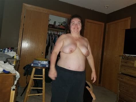 Sexy Bbw Shows Off Her Assets Pics Xhamster