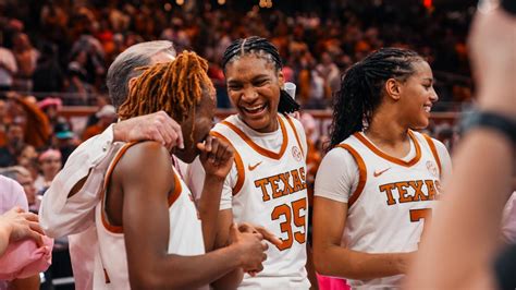 Latest 2025 March Madness women's bracket predictions, 3 weeks from ...