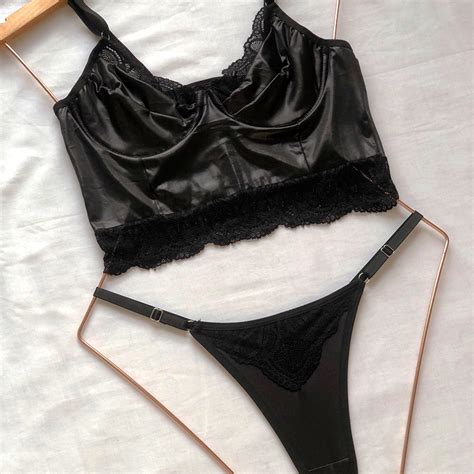 Cropped Feminino Conjunto Lingerie Calcinha E Top De Cirr Sem Bojo Modinha Blogueira Gringa