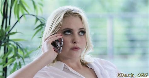 Stupendous Blonde Barely Legal Floozy Gets Awesome Bang