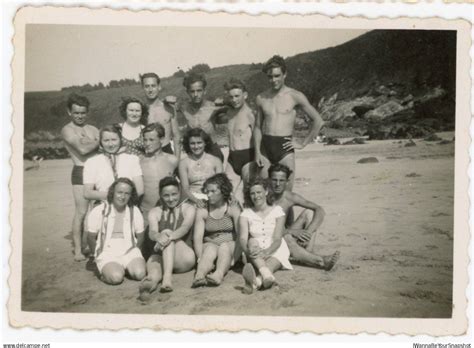 Anonyme Personen Photo De Groupe De Jeunes Gens En Maillot De Bain Hommes Torse Nu Half Naked