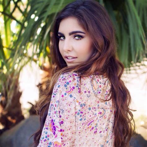 Green Eyed Beauty Porn Pic