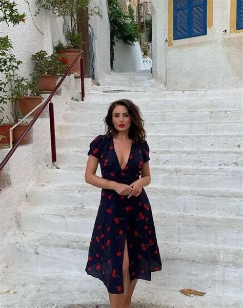 Influencer Georgie Clarke Says She S Giving Up On Sex And Marriage Big World Tale