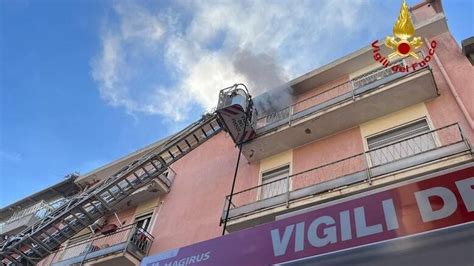 Fuga Di Gas In Cucina Esplosione E Incendio In Un Abitazione