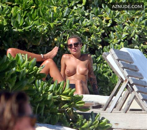 Blanka Lipinska Sexy Shows Off Her Nude Tits While Enjoying The Beach In Mexico Aznude