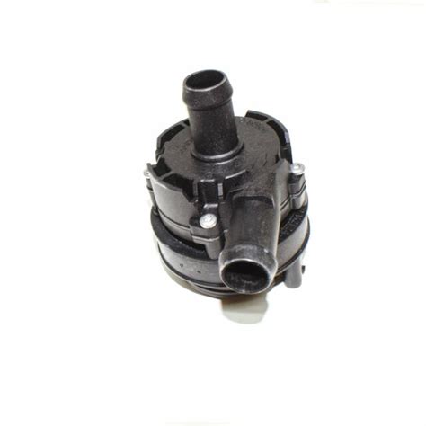 Mercedes-Benz GLA X156 Low Temperature Coolant Pump A0005000686 Genuine ...