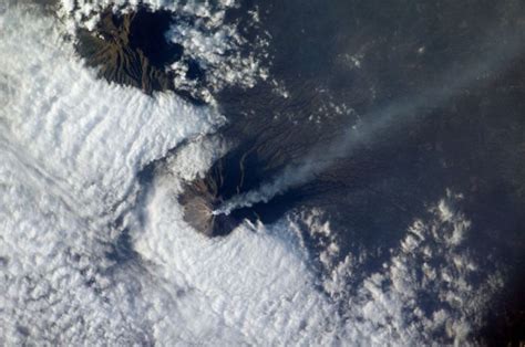 Volcanic Eruptions As Seen From Space 15 Pics