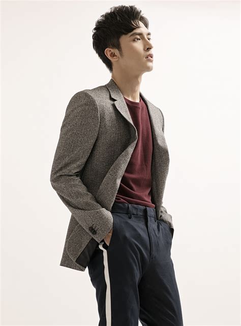 Hot Boy Lai Th I C Ng D Ng Khoe V I N Trai Nam Th N Trong B H Nh M I