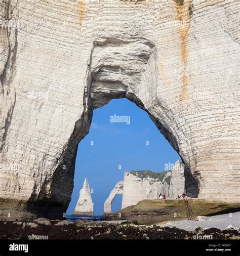 Chalk cliffs alabaster coast france hi-res stock photography and images - Alamy