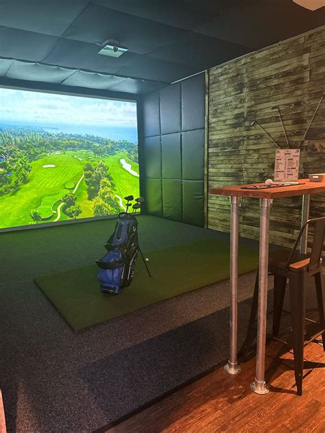 How indoor golf works at Back Nine Golf