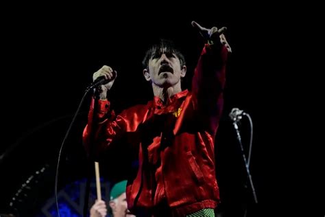 5 historias increíbles sobre Anthony Kiedis el líder de los Red Hot Chili Peppers Infobae