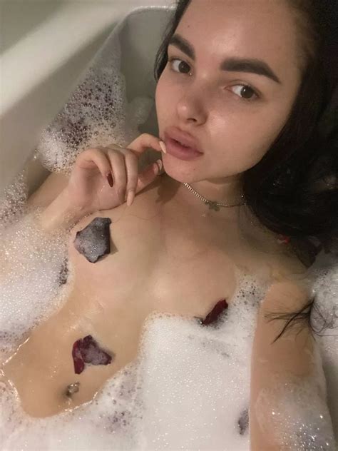 Nudes Brunette Nude Pics Org