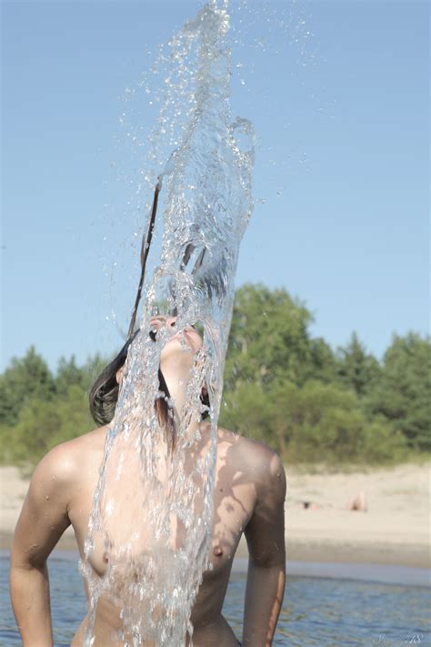 Alice D On A Deserted Beach Stunning On A Deserted Beach Alice D High 0218 Porn Pic