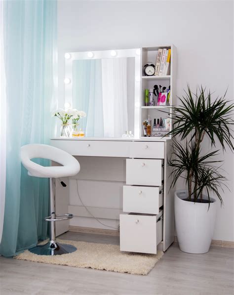 Shabby Chic Bedroom Furniture, Simple Bedroom Decor, Bedroom Furniture ...