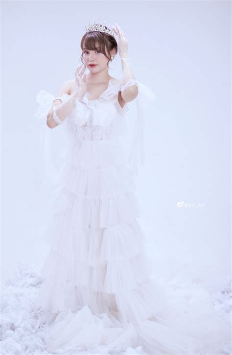 Hot streamer Xubi Ruby tung ảnh công chúa tuyết đẹp đốn tim fan hiểu lầm lên xe hoa