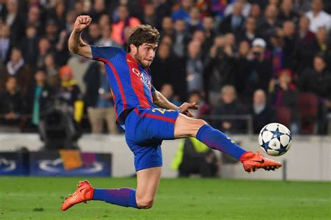 Fc Barcelone Sergi Roberto Proche De L Angleterre