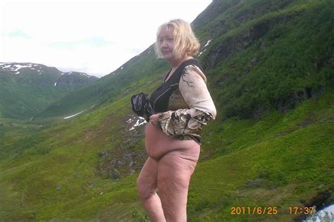 Cellulite Mature Posing On Her Car Porn Pictures XXX Photos Sex Images 3445280 PICTOA