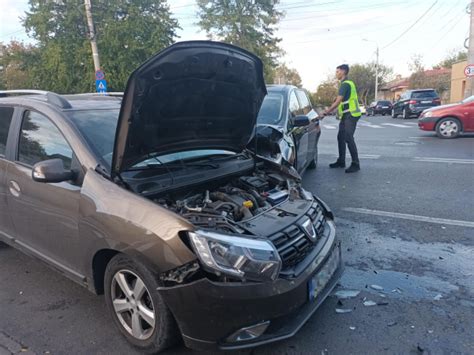 Accident cu două victime în dreptul Spitalului Militar FOTO Viaţa