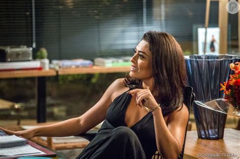 Para Trabalhar Juliana Paes Investia Em Maquiagem Em Tom Nude Na Novela Totalmente Demais