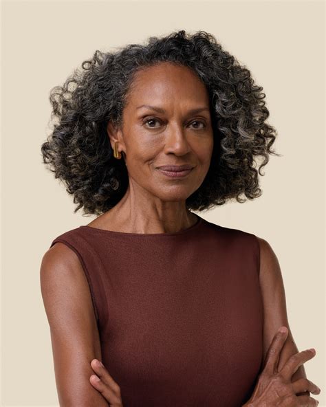 Creme calmante para o rosto: saiba como usar | O Boticário