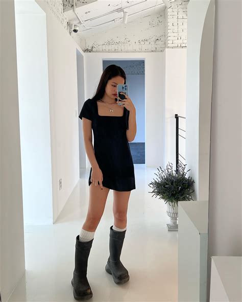 J | Monday | Instagram