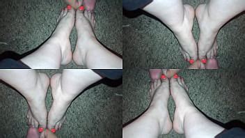 Mini corrida en los pies calientes y sexy corrida en los pies ángulos XVIDEOS