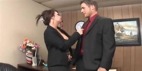 Lucky Stud Nailing His MIlf Boss Tnaflix