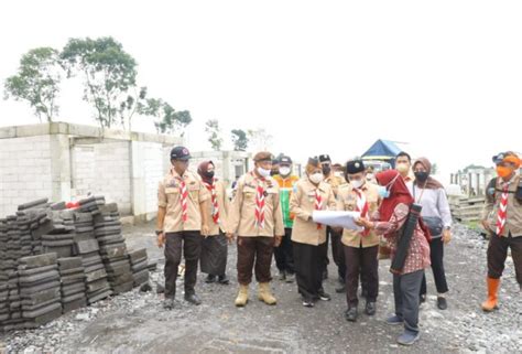 Gubernur Jawa Timur Resmikan Huntara Yang Dibangun Pramuka Warta Pramuka