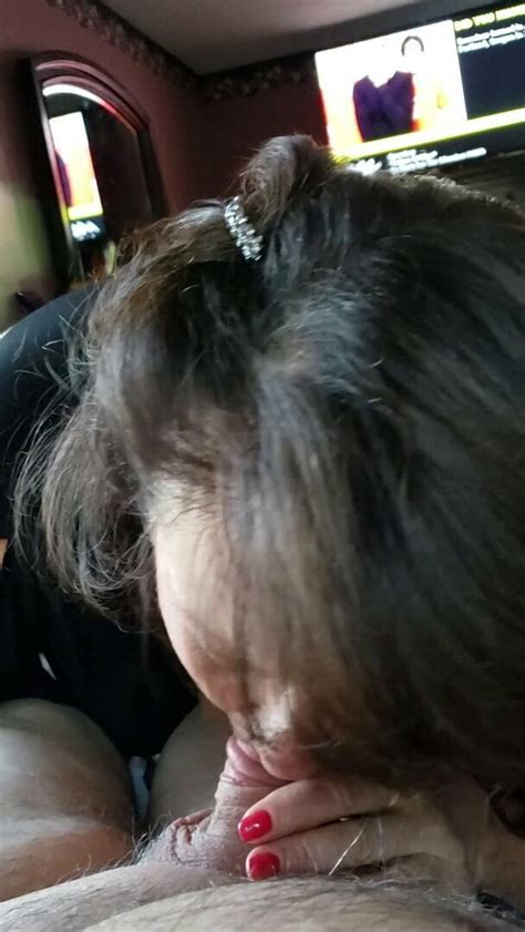 Classy Amateur Mature Diana Sucks A Tiny Dick In Black XHamster