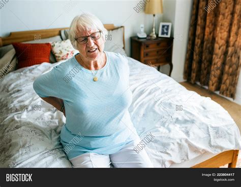 Ltere Oma Masturbiert Mit Ihrer Brille Old Porn