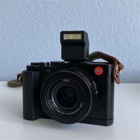 Leica D-Lux 7 Digital Camera: Includes Camera, grip,... - Depop