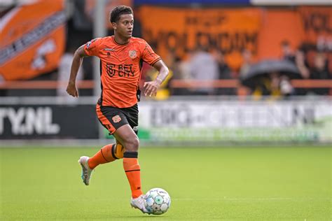 Fc Volendam Licht Optie Benamar Negen Spelers Vertrekken
