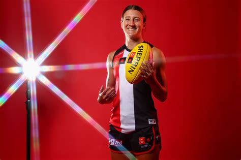 Great white, red and black hope: Smith's tough road to finals footy