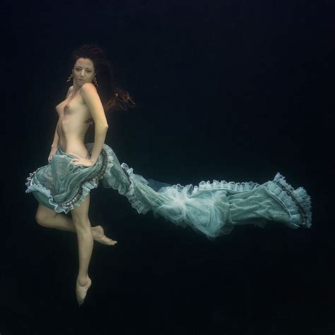 Underwater Hotties Vol Aa Unwtr D Porn Pic