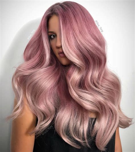 15 потрясающих вариантов окрашивания в трендовый цвет "розовое золото"