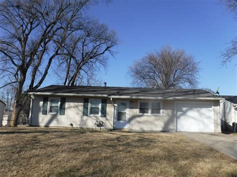 3306 Chippewa Ln, Saint Joseph, MO 64503 - House Rental in Saint Joseph ...