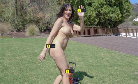 Reagan Foxx Help With Her Yard Hardcore Milf Bigtits ILUVY Streamtape