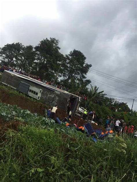 Foto Foto Dari TKP Kecelakaan Maut Karambol Di Puncak Disinyalir Rem