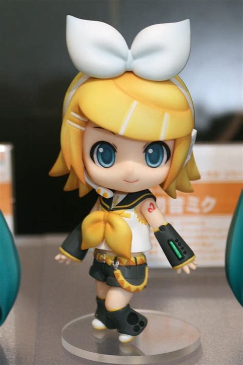 Kagamine Rin Chibi Figure 2 by Gummy-Bear303 on DeviantArt