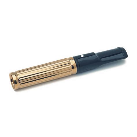 Fume Cigarette Dunhill Short Or Monte Carlo Cigar