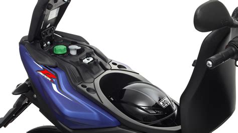 Anteprima Yamaha Aerox R E Aerox R Naked