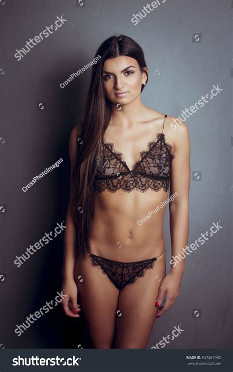 Beautiful Sexy Brunette Slim Fitness Model Stock Photo 547467982 Shutterstock