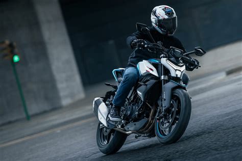 La CFMoto NK Es Una Juguetona Naked China Para El Carnet A Por Menos De Euros