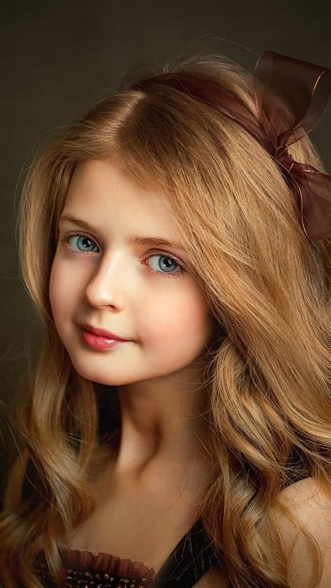 Fonds d écran Belle petite fille blonde x image